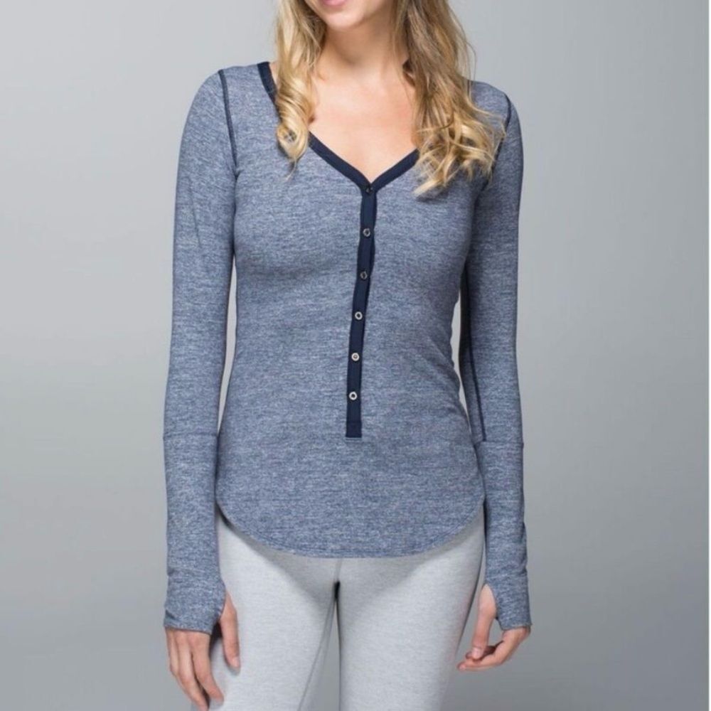 Lululemon Awesoma Blue Long Sleeve V Neck Henley Layering Top Women’s Size 6